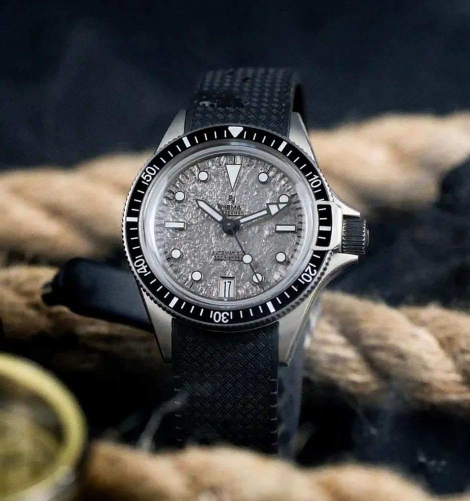 Zegarek męski Yema Superman MoonTide Automatic Titanium Limited Edition