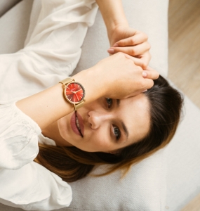 W wakacyjnym klimacie. Zegarki, które podkreślą letni look