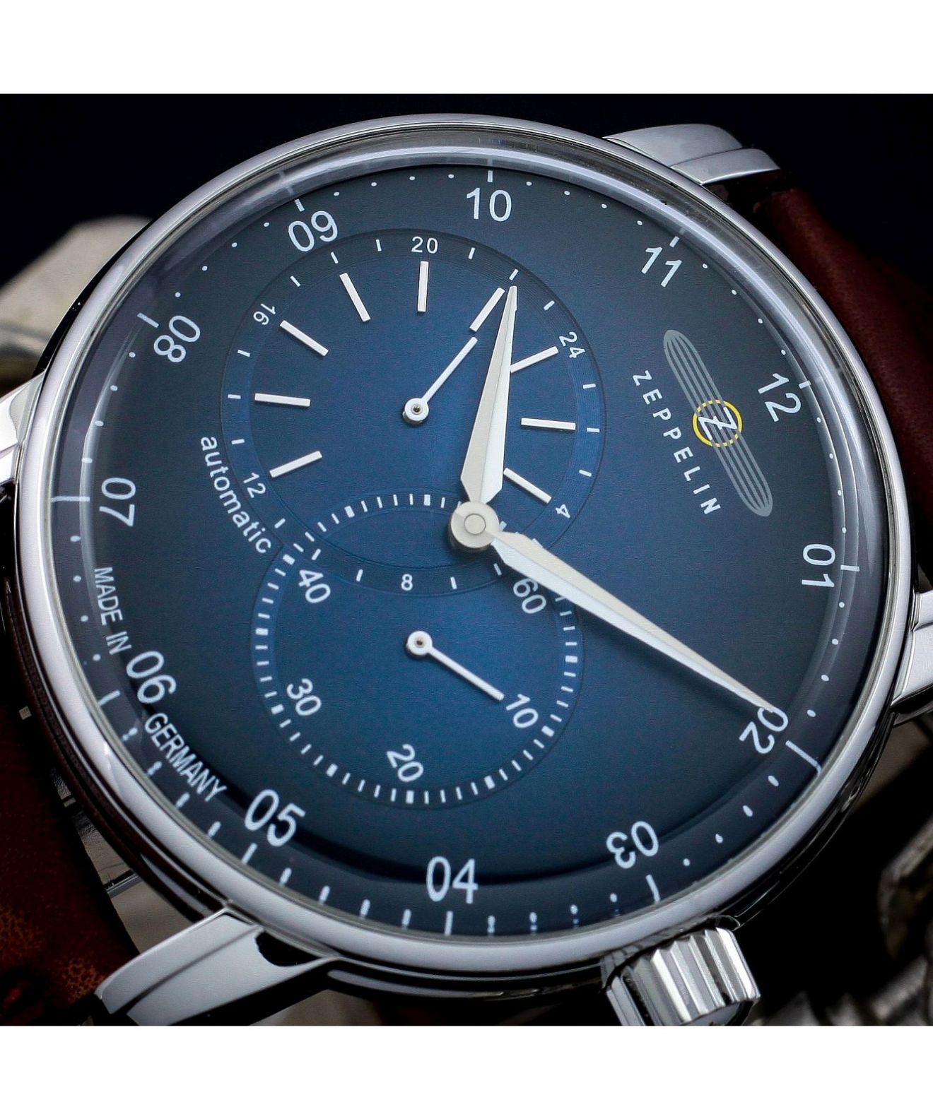 Zeppelin Orologio Da Uomo Automatico 8662-2 – New Captains Line, Cassa Acciaio 43mm, Cinturino Pelle Nero, Vetro Minerale