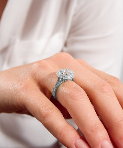 Pierścionek Bonore z białego złota próby 585 z diamentem 0,5 ct