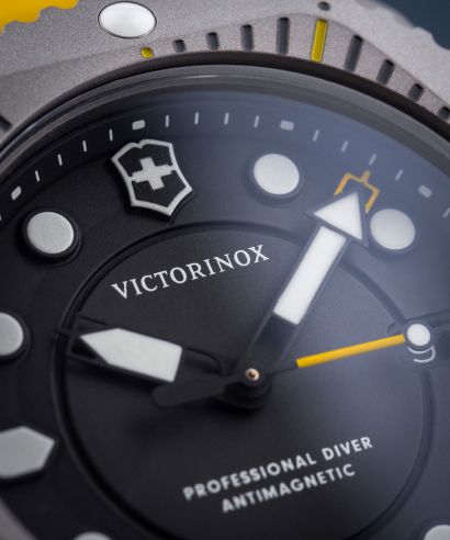 Zegarek męski Victorinox Dive Pro Quartz