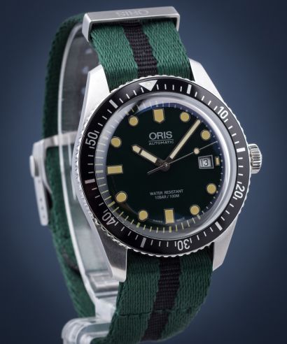 Divers Sixty-Five Automatic</br>01 733 7720 4057-07 5 21 25FC