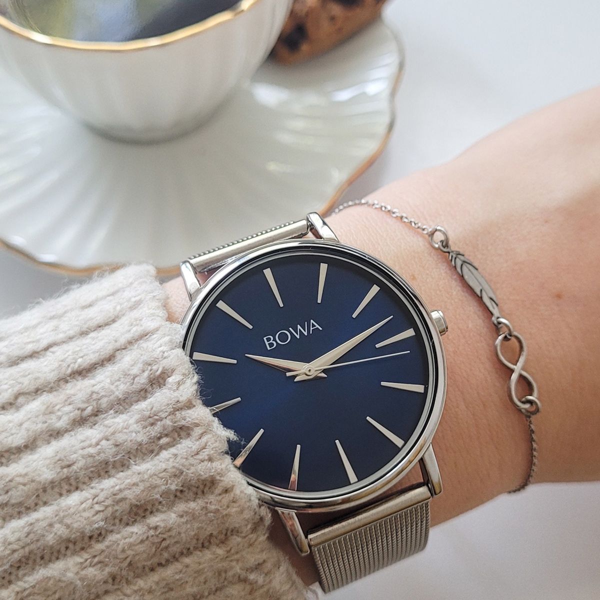 Zegarek damski BOWA Praha Navy Blue-Silver Mesh 38