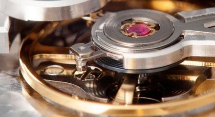 Manufakturowy mechanizm z certyfikatem chronometru