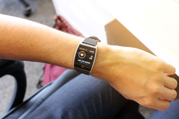 Smartwatch Garett Sport 22 pulsometr na ręce