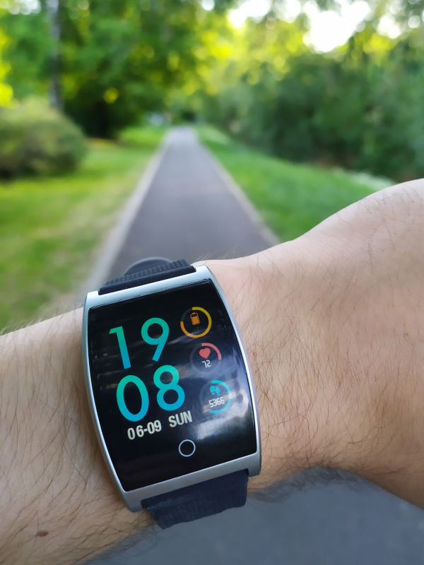 Smartwatch z pulsyksometrem i ciśnieniomierzem - recenzja Garett Sport 22 -  Blog