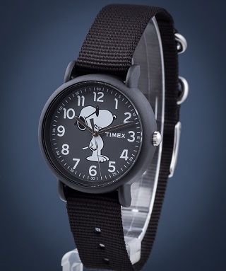 Zegarek dziecięcy Timex Weekender x Peanuts Snoopy TW2T65700 lifestyle