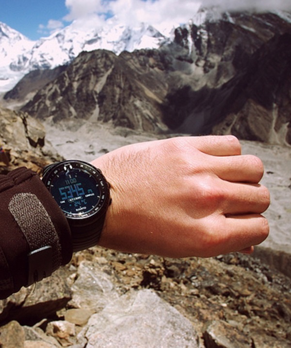 Zegarek Suunto do pływania Core All Black SS014279010 lifestyle