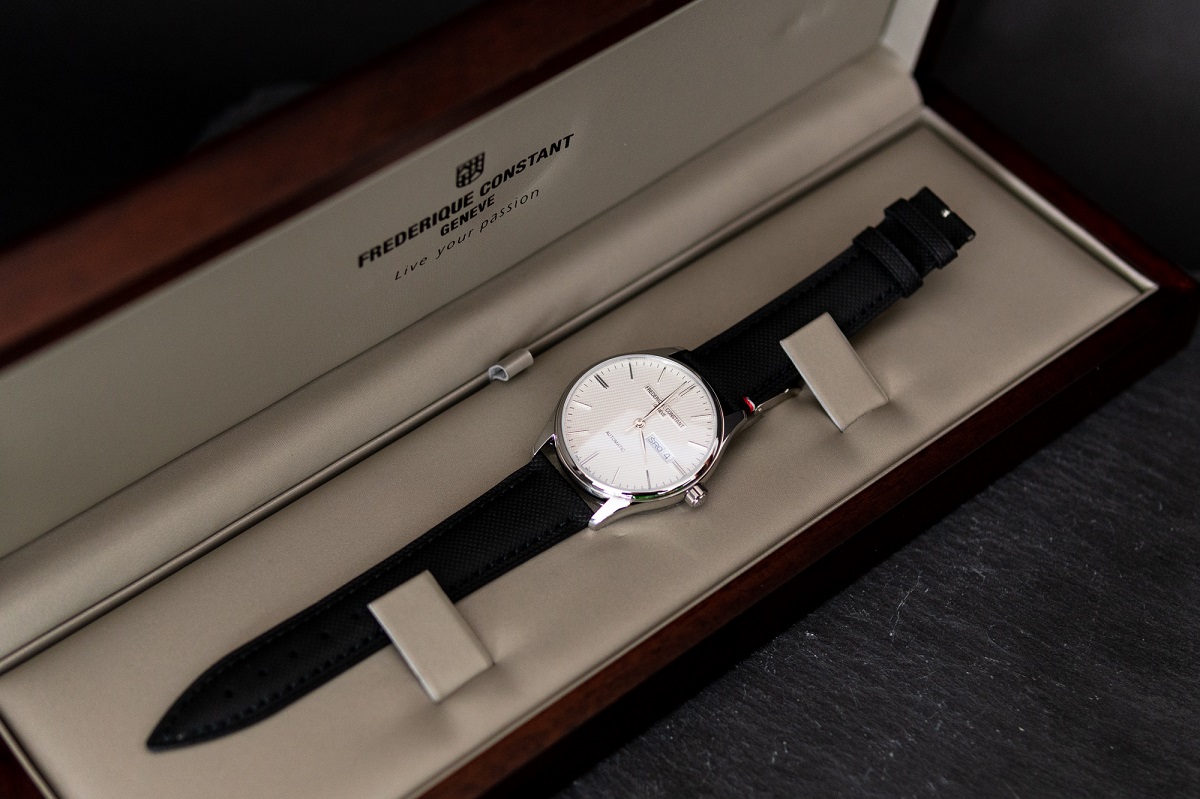 Frederique Constant for Poland Limited Edition FC-304STPL5B6