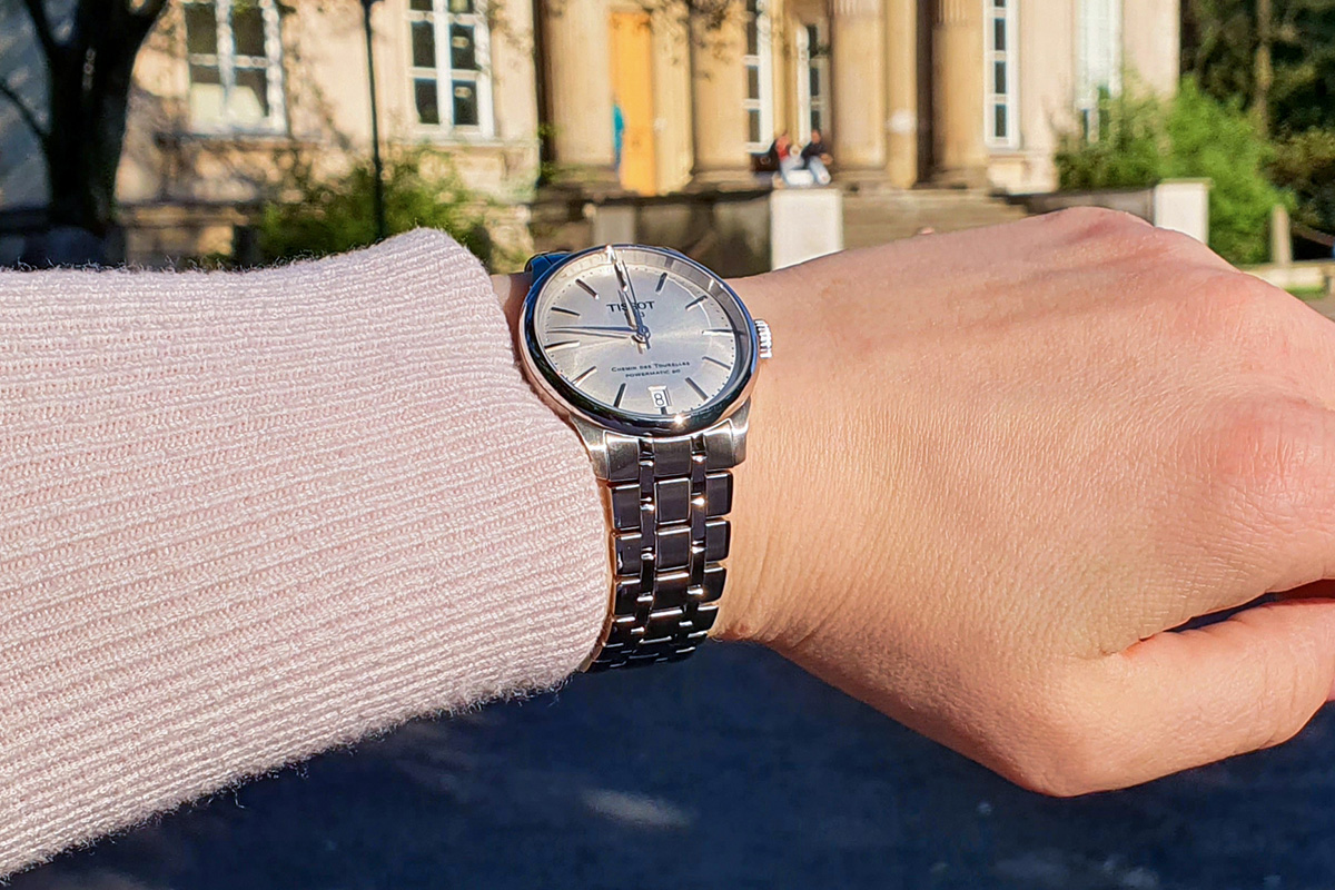 Zegarek damski Tissot Chemin des Tourelles Powermatic 80 na ręku tarcza i szkło szafirowe