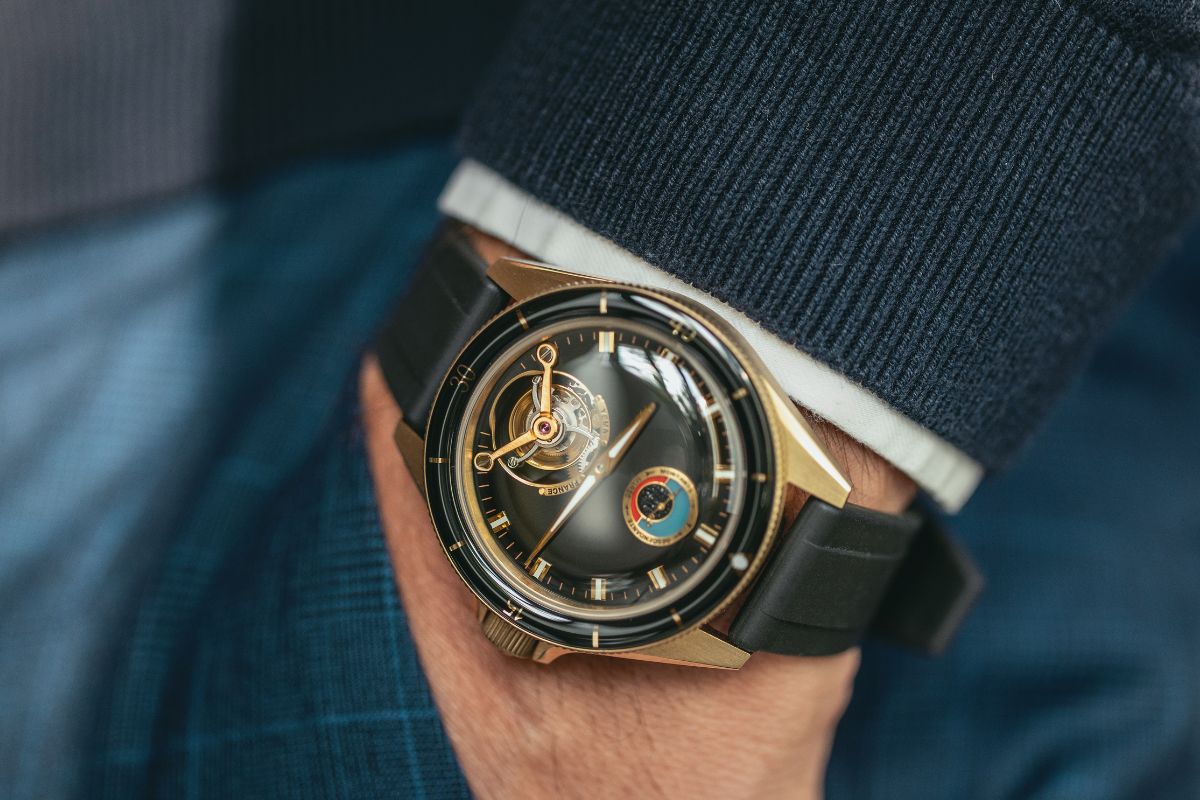 Yema Yachtygraf Tourbillon na ręku