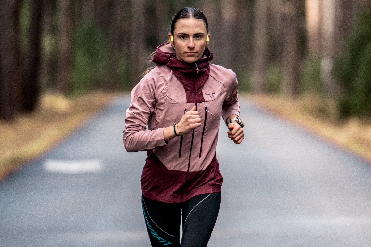 Zegarek sportowy marki Suunto i sluchawki Suunto SS050947000 Sonic Lime 