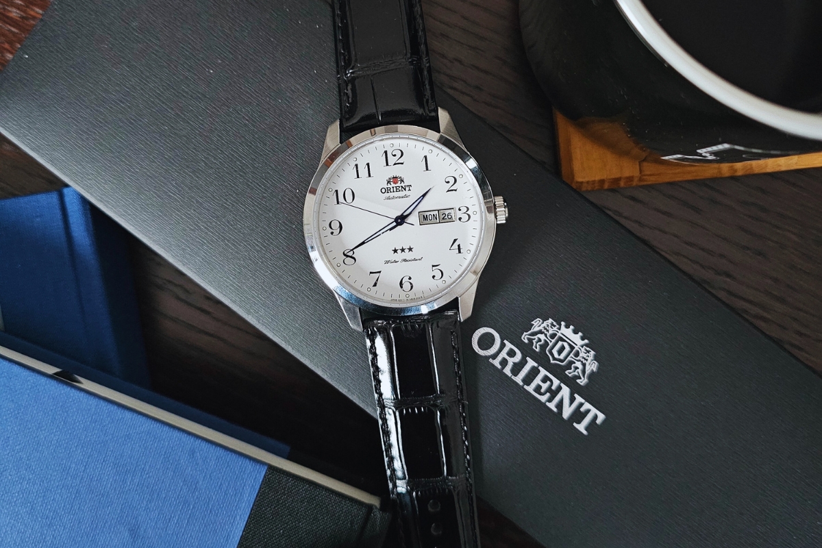 Pasek w zegarku Orient Classic Automatic FAB0B004W9