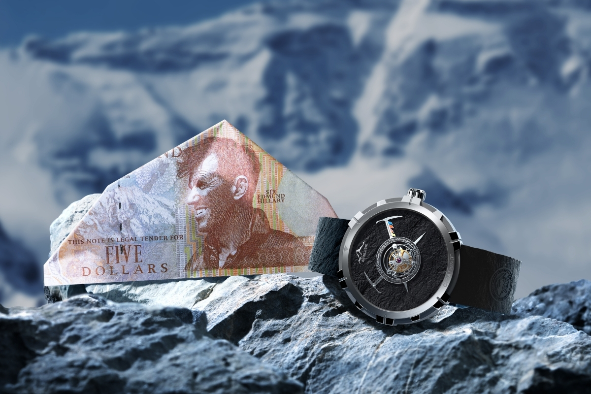 Dowiedz się o Ciga Design Mount Everest Homage Edition