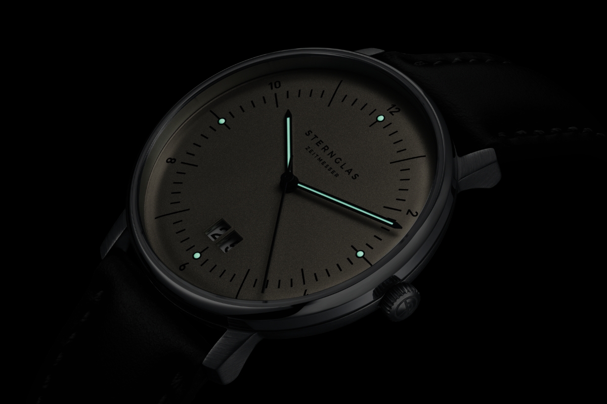 Sternglas Naos Big Date S01-NAG26-BR02