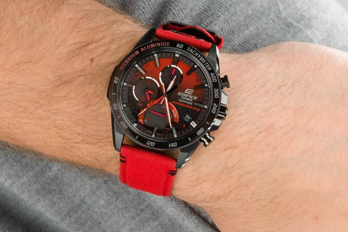 EDIFICE Premium Honda Racing Bluetooth Sync Tough Solar Limited EQB-1000HRS-1AER