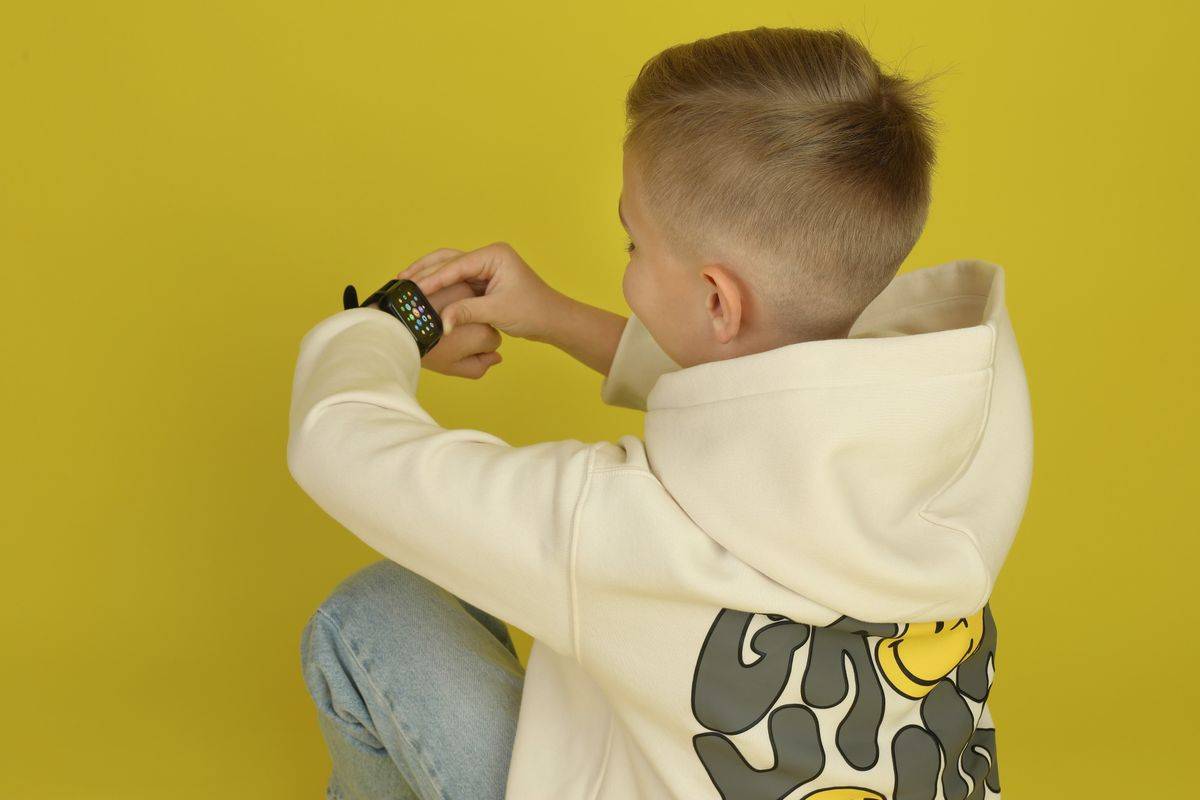 Smartwatch dziecięcy Garett Kids Essa GO 4G Czarny