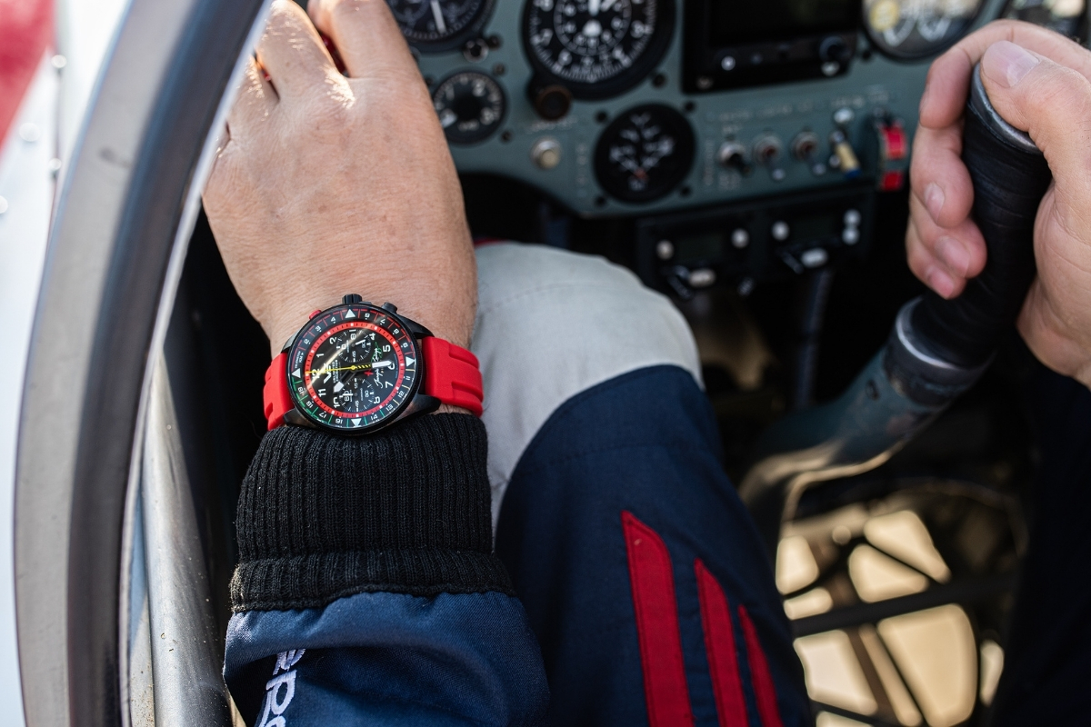 Vostok Europe Jurgis Kairys Unlimited Aerobatics Chronograph Limited Edition na nadgarstku