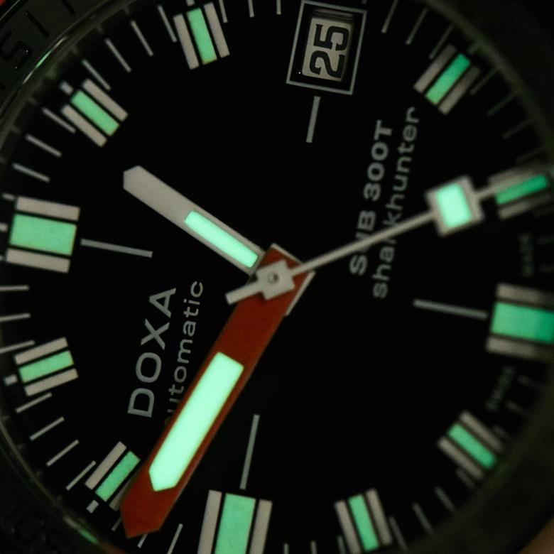Zegarek Doxa Sub 883.10.351.10 - Super‑LumiNova®