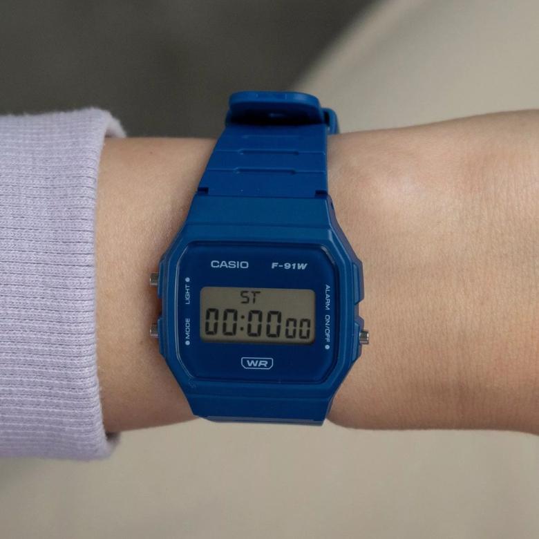 Casio F-91WB-2A1EF - Kalendarz automatyczny