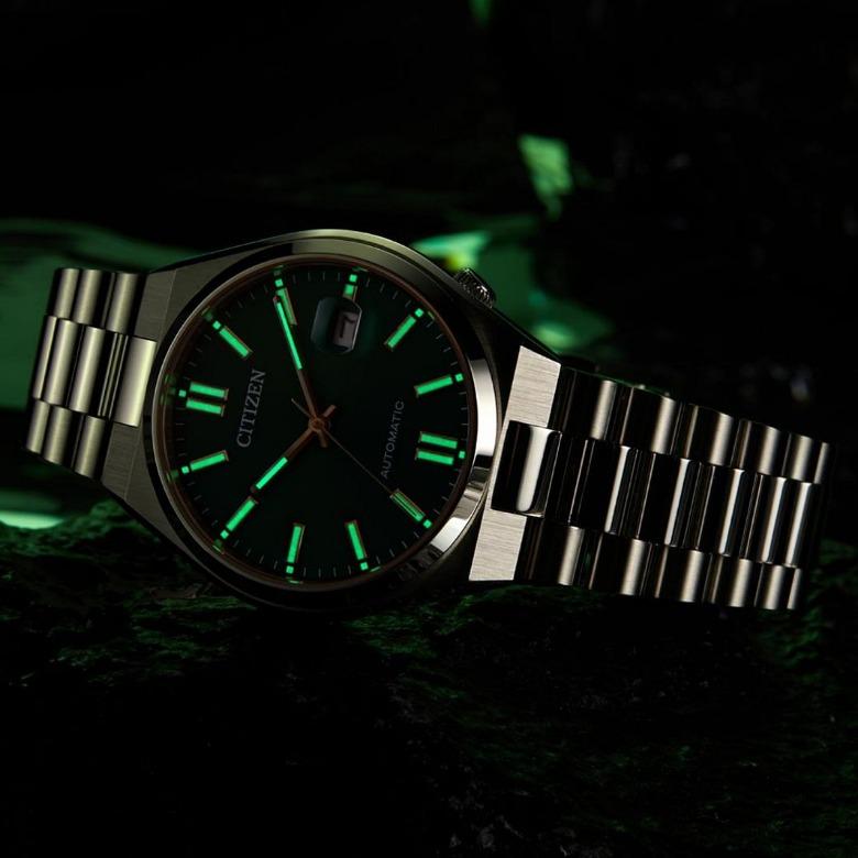 Citizen CA4560-81L (CA4561-89L) - Fluorescencyjne wskazówki