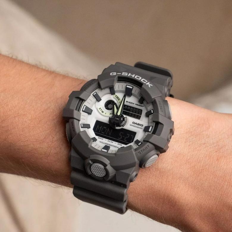 G-SHOCK GA-700HD-8AER - Kolekcja Classic