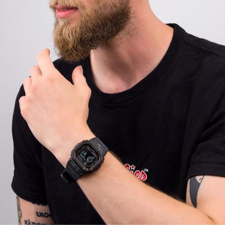 G-SHOCK DW-H5600EX-1ER - Monitor snu