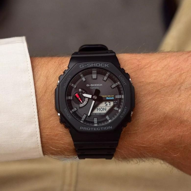 G-SHOCK GA-B2100-1AER - Kolekcja Carbon Core