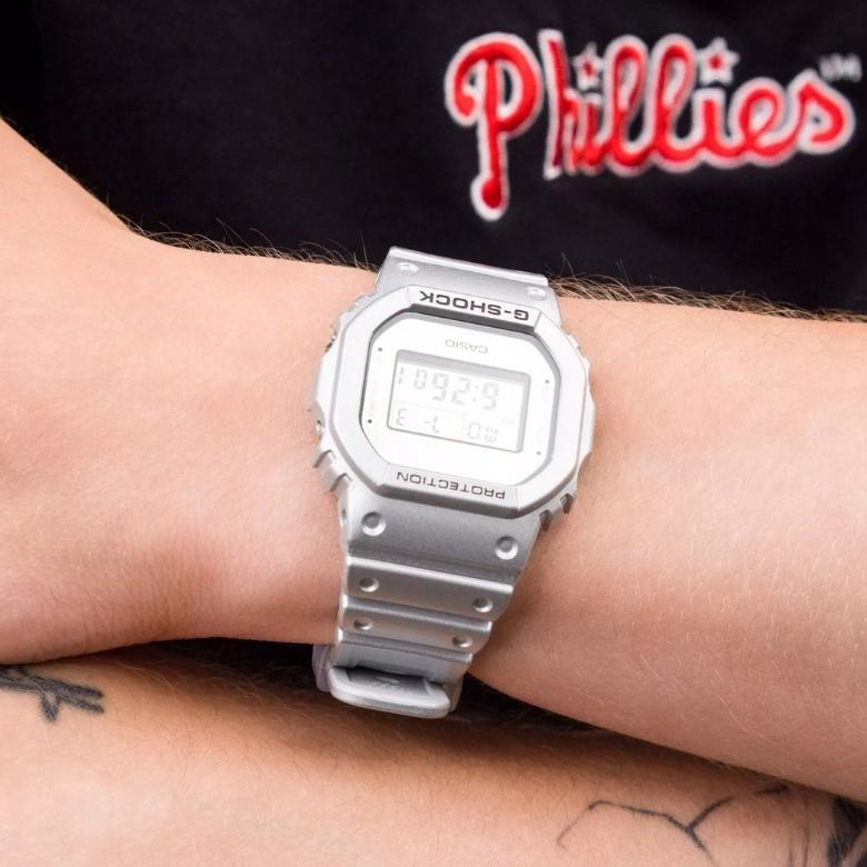 G-SHOCK DW-5600FF-8ER - Kolekcja The Origin