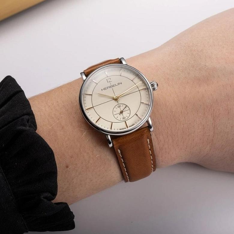 Herbelin 10647AP17TRGD - Elegancja i wygoda w pasku