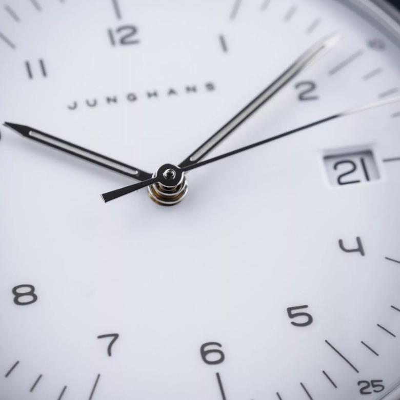 Junghans 047/4252.02 - Datownik dni miesiąca