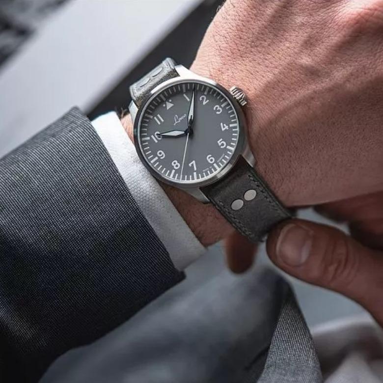 Laco LA-862158 - Elegancja ukryta w pasku