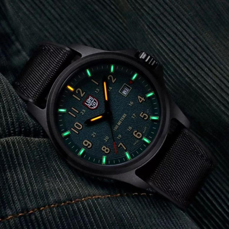 Luminox XL.1977 - Super-LumiNova