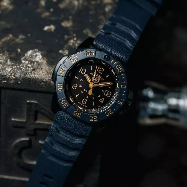 Luminox XS.3255.CB.NSF - Datownik dni miesiąca