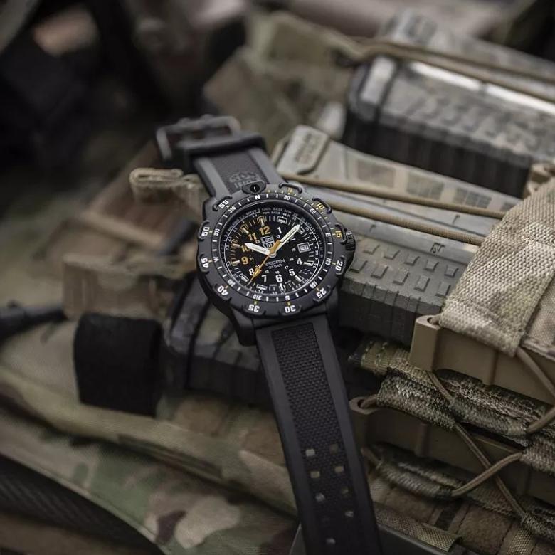 Luminox XL.8825.H.SET - Tarcza