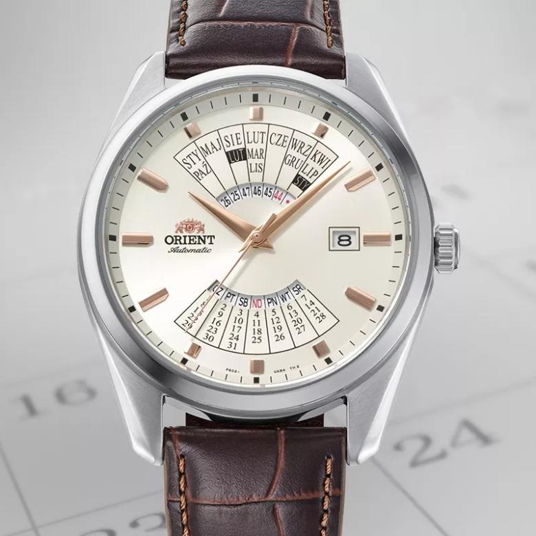 Orient RA-BA0009S3YB - Charakterystyczna koperta – skąd „Patelnia”?