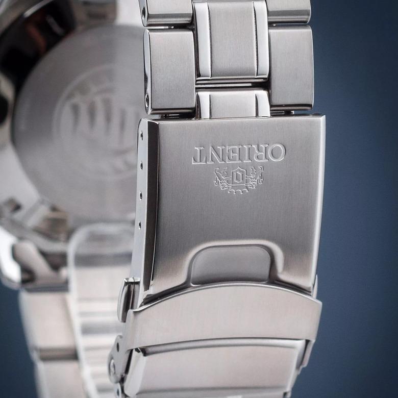 Orient RA-BA0002E30B - Trwałość i elegancja: stalowa bransoleta