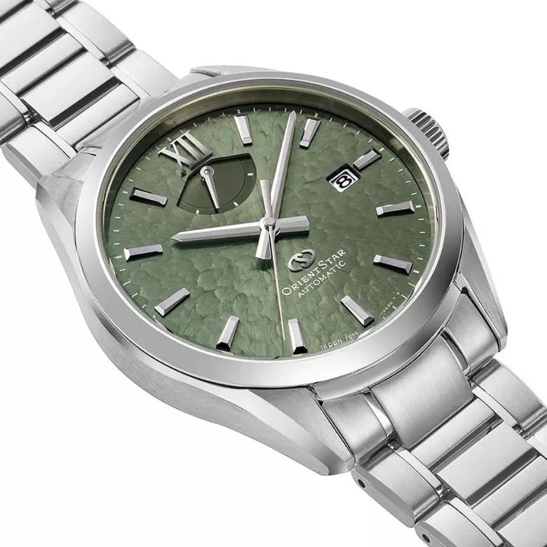 Orient Star RE-BX0006E00B - Wielowarstwowe wykończenie tarczy