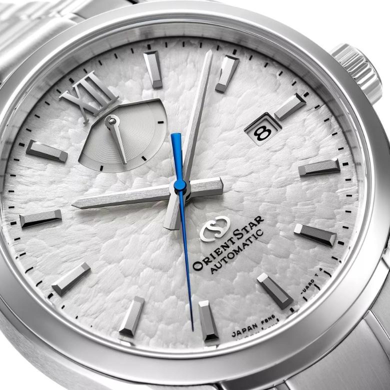 Orient Star RE-BX0002S00B - Funkcjonalność datownika