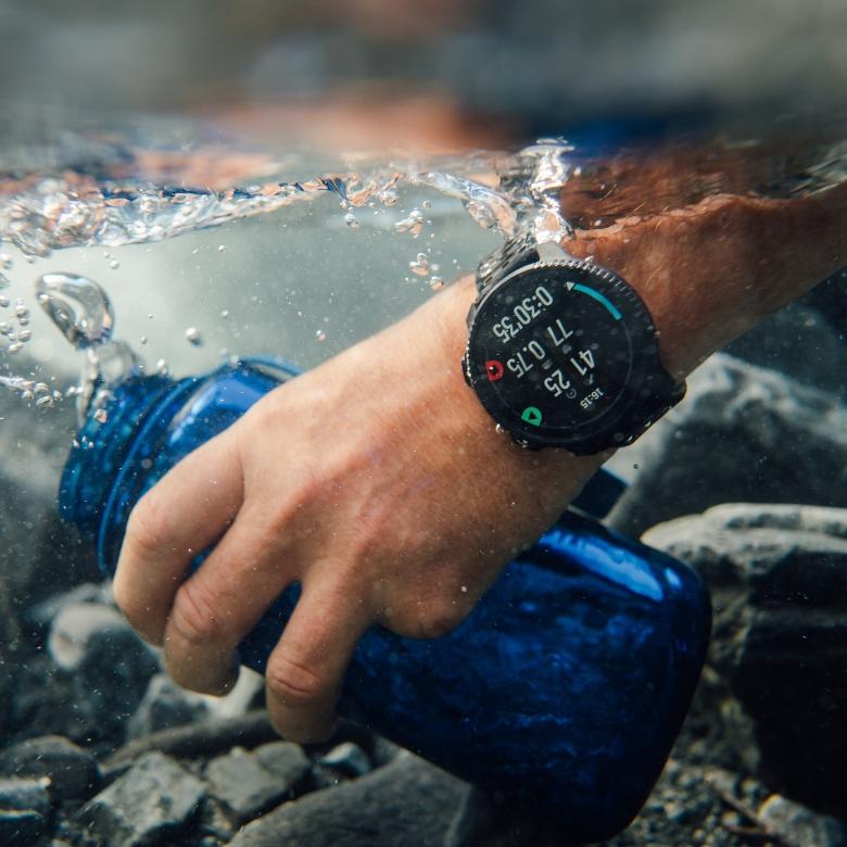 Suunto SS051206000 - Wodoszczelność na poziomie 100 metrów