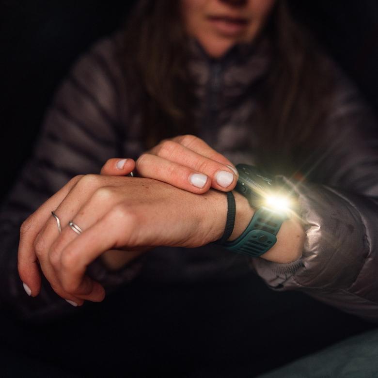 Suunto SS051206000 - Funkcjonalna latarka LED wbudowana w zegarek