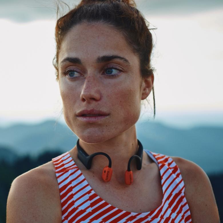Suunto SS051259000 - Konstrukcja Open-Ear dla pełnej świadomości otoczenia
