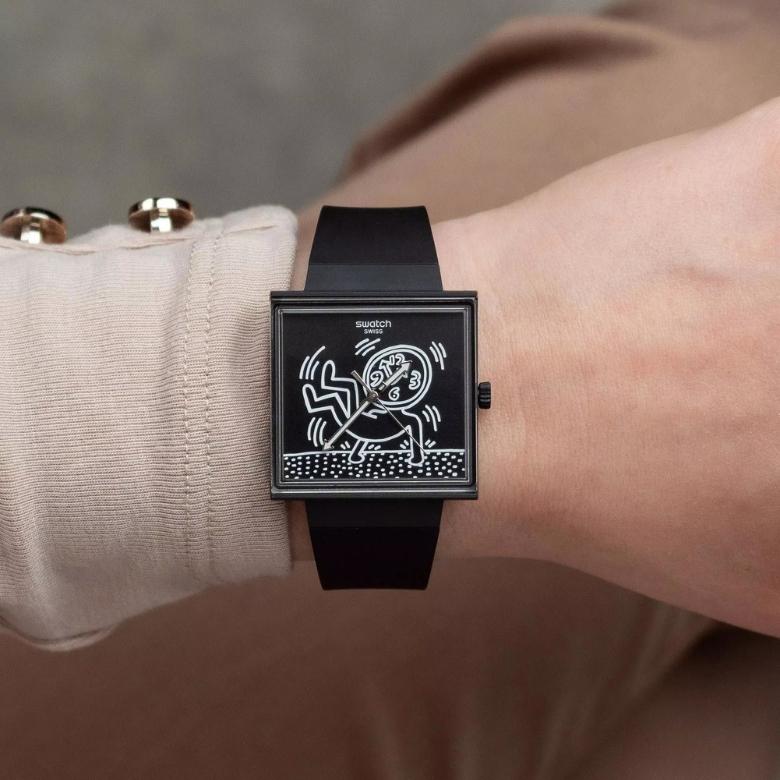 Swatch SO34Z103 - Swatch z bliska – czytaj na naszym blogu