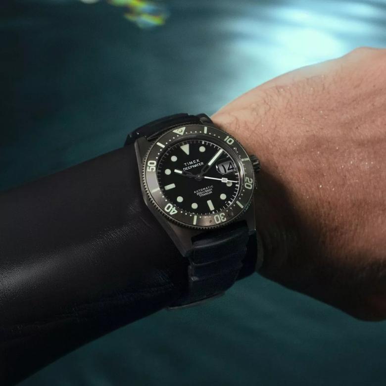 Timex TW2W73800 - Timex Deepwater