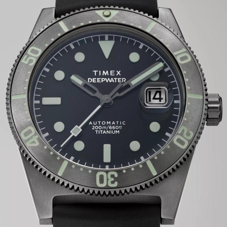 Timex TW2W73800 - Konstrukcja z tytanu
