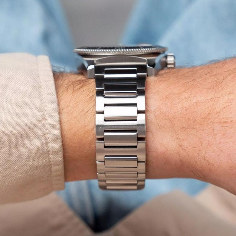 Timex TW2W95300 - Stalowa bransoleta w zegarkach Timex