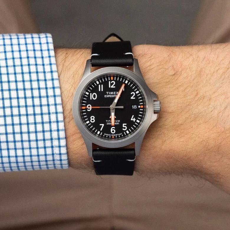 Timex TW2W78000 - Konstrukcja z tytanu