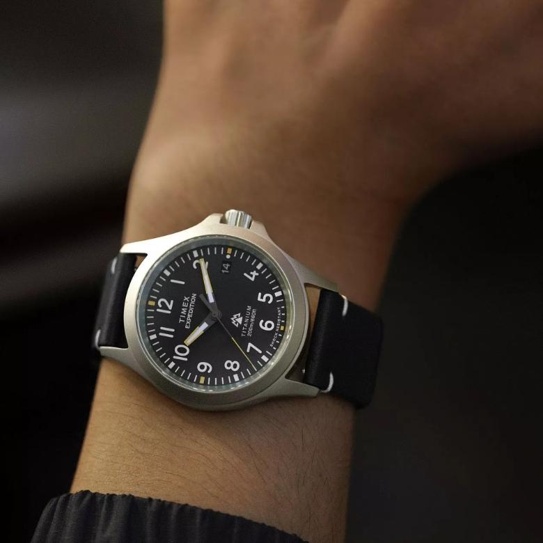 Timex TW2W78100 - Wysokiej jakości szkło szafirowe