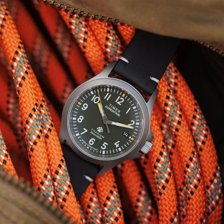 Timex TW2W78100 - Konstrukcja z tytanu