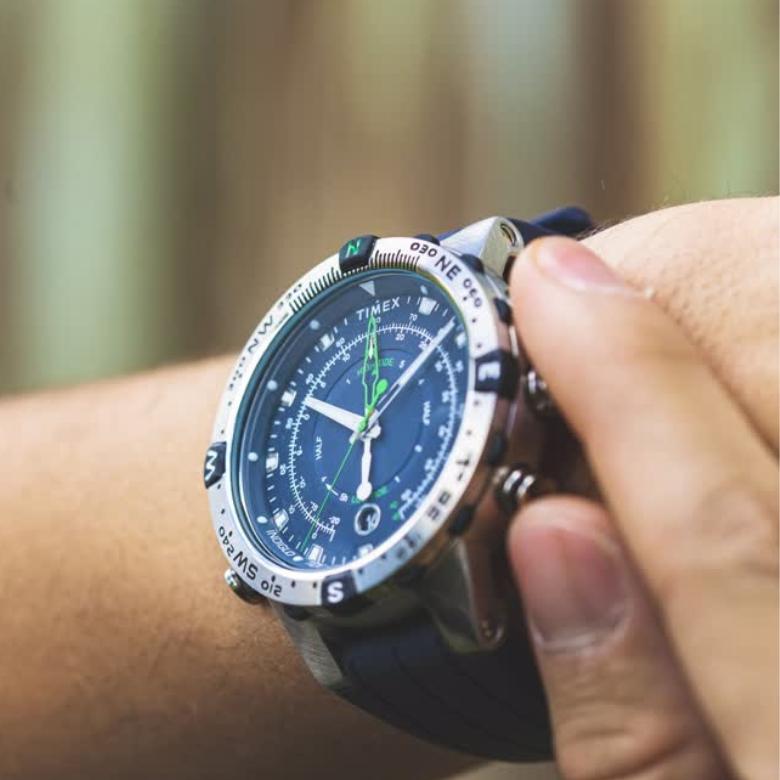 Timex TW2V22100 - Profesjonalizm w terenie